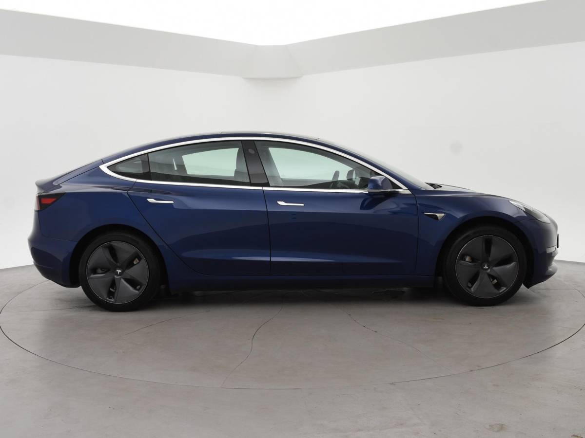 Tesla Model 3 Tesla Model 3 LONG RANGE AWD 75 kWh + TREKHAAK AFNEEMBAAR | PANORAMA | ZWART LEDER | STOELVERW. V+A
