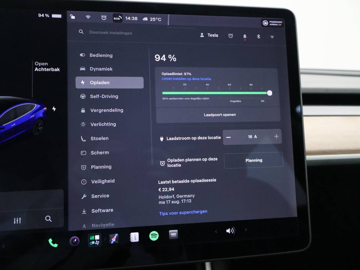 Tesla Model 3 Tesla Model 3 LONG RANGE AWD 75 kWh + TREKHAAK AFNEEMBAAR | PANORAMA | ZWART LEDER | STOELVERW. V+A