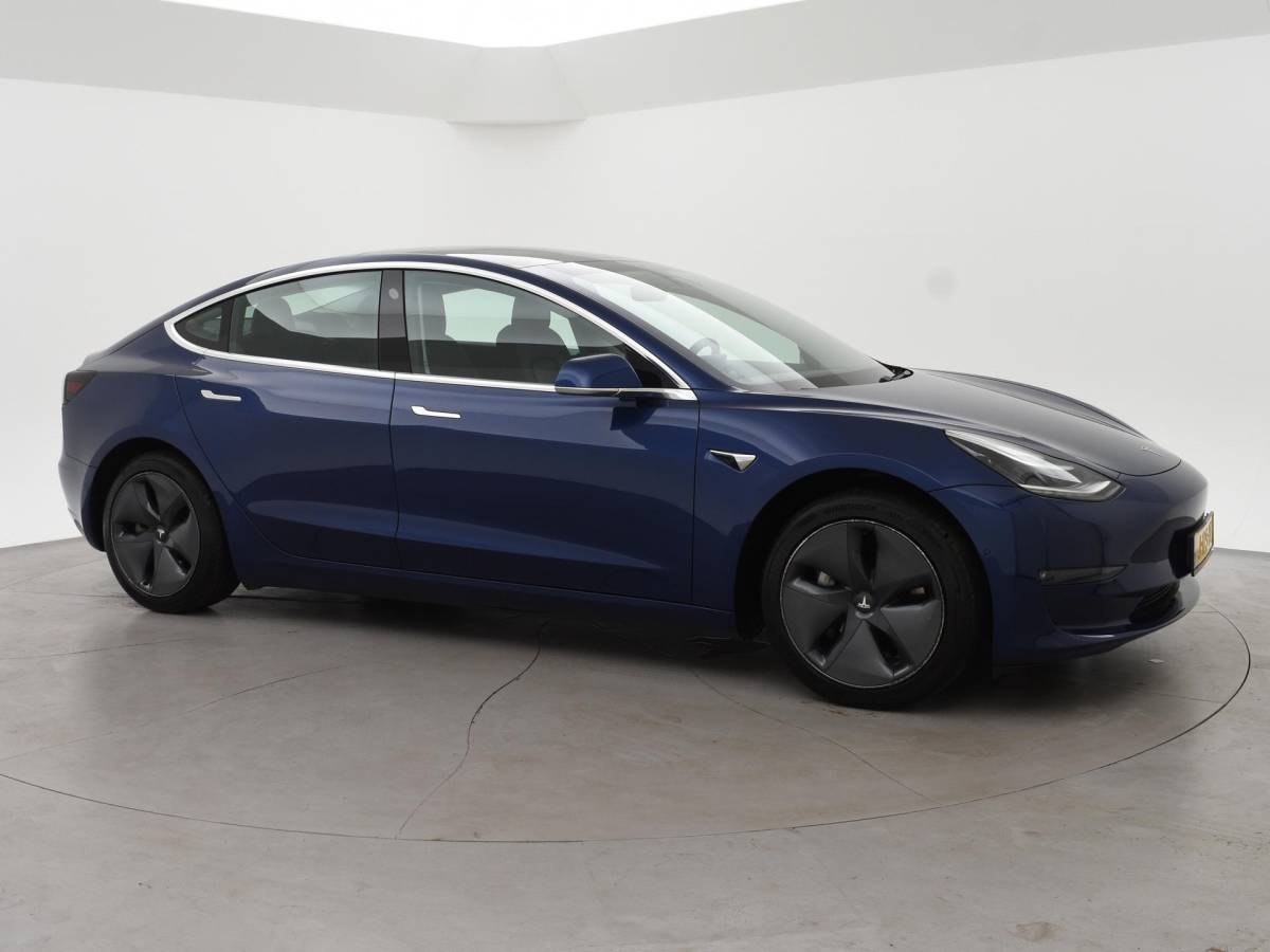 Tesla Model 3 Tesla Model 3 LONG RANGE AWD 75 kWh + TREKHAAK AFNEEMBAAR | PANORAMA | ZWART LEDER | STOELVERW. V+A