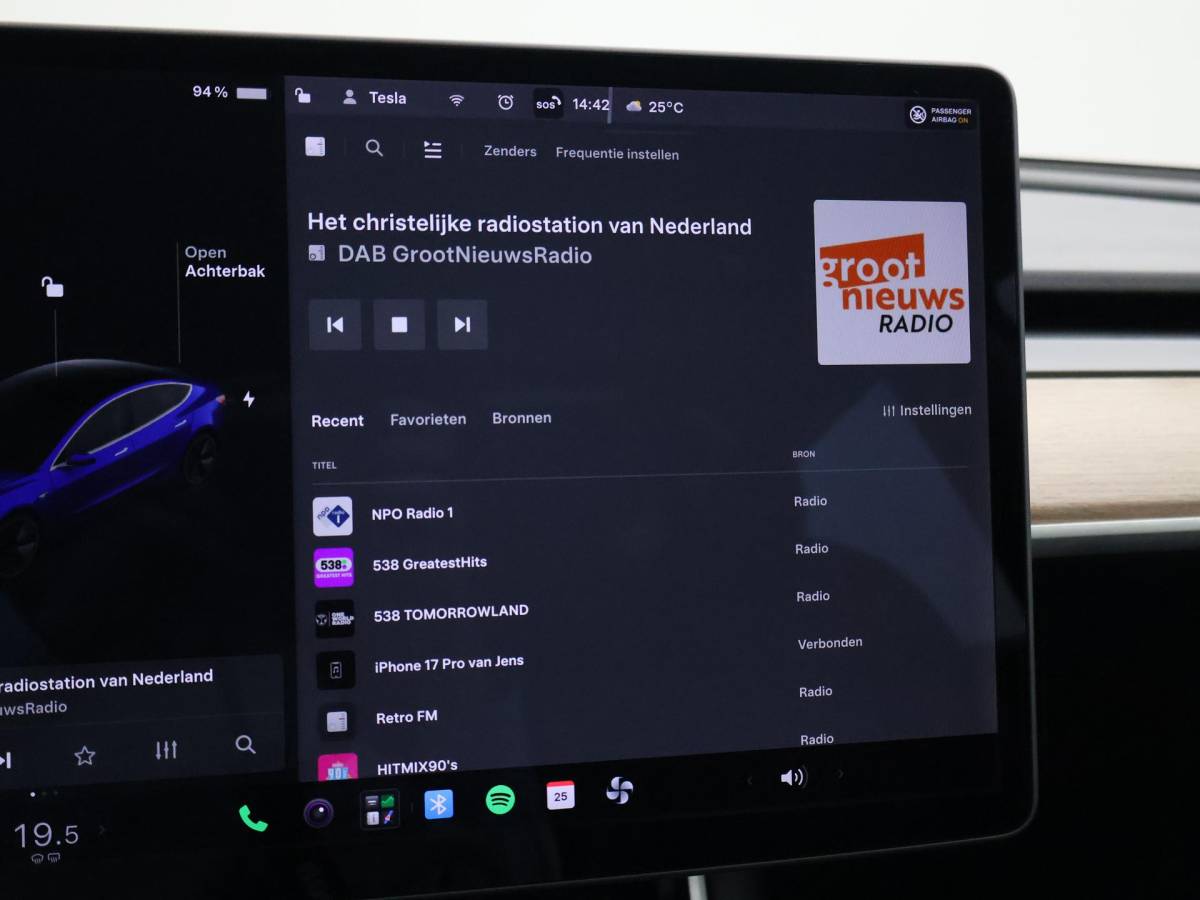 Tesla Model 3 Tesla Model 3 LONG RANGE AWD 75 kWh + TREKHAAK AFNEEMBAAR | PANORAMA | ZWART LEDER | STOELVERW. V+A