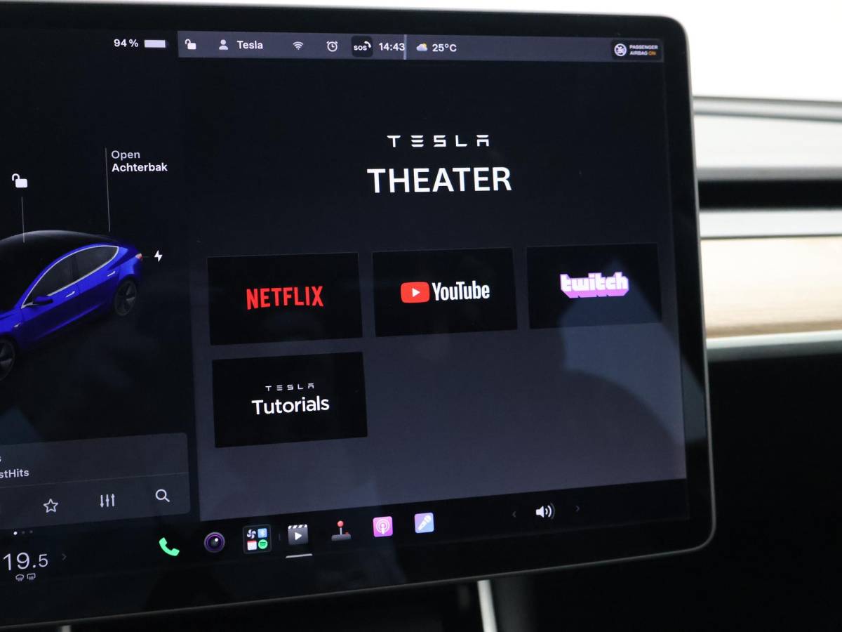 Tesla Model 3 Tesla Model 3 LONG RANGE AWD 75 kWh + TREKHAAK AFNEEMBAAR | PANORAMA | ZWART LEDER | STOELVERW. V+A
