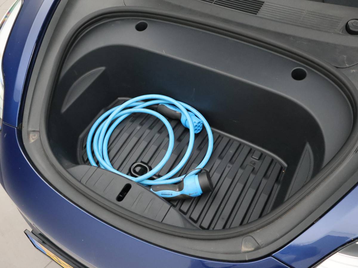 Tesla Model 3 Tesla Model 3 LONG RANGE AWD 75 kWh + TREKHAAK AFNEEMBAAR | PANORAMA | ZWART LEDER | STOELVERW. V+A