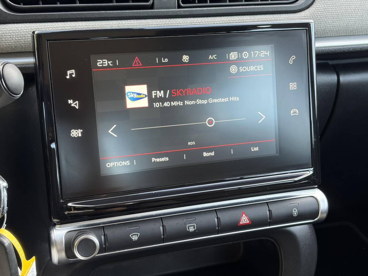 Citroën C3 Citroen C3 1.2 PureTech Feel ✓2e Eigenaar✓Navi✓Carplay✓Clima✓Cruise✓Lm velgen✓Rijstrooksensor✓Pdc✓N.A.P✓Apk tot 05-2027