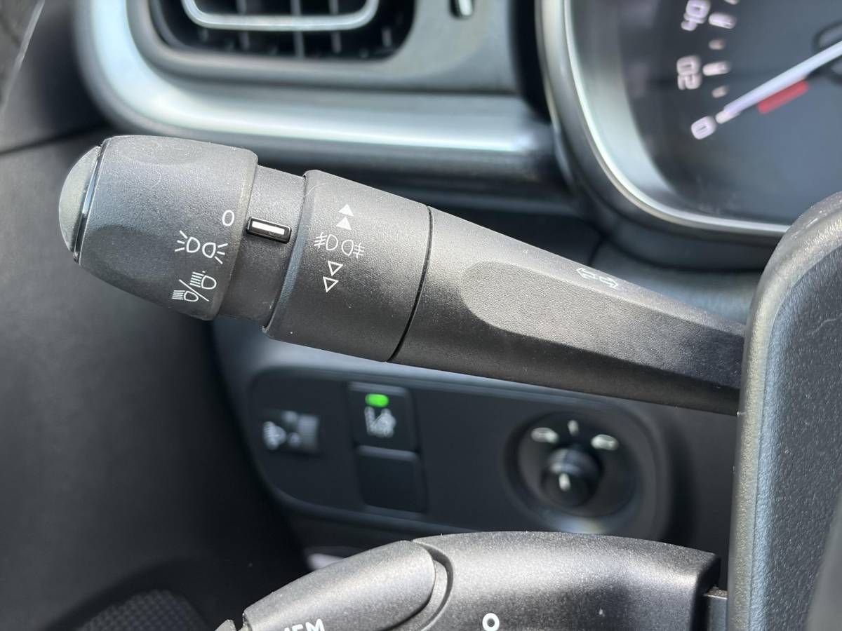 Citroën C3 Citroen C3 1.2 PureTech Feel ✓2e Eigenaar✓Navi✓Carplay✓Clima✓Cruise✓Lm velgen✓Rijstrooksensor✓Pdc✓N.A.P✓Apk tot 05-2027
