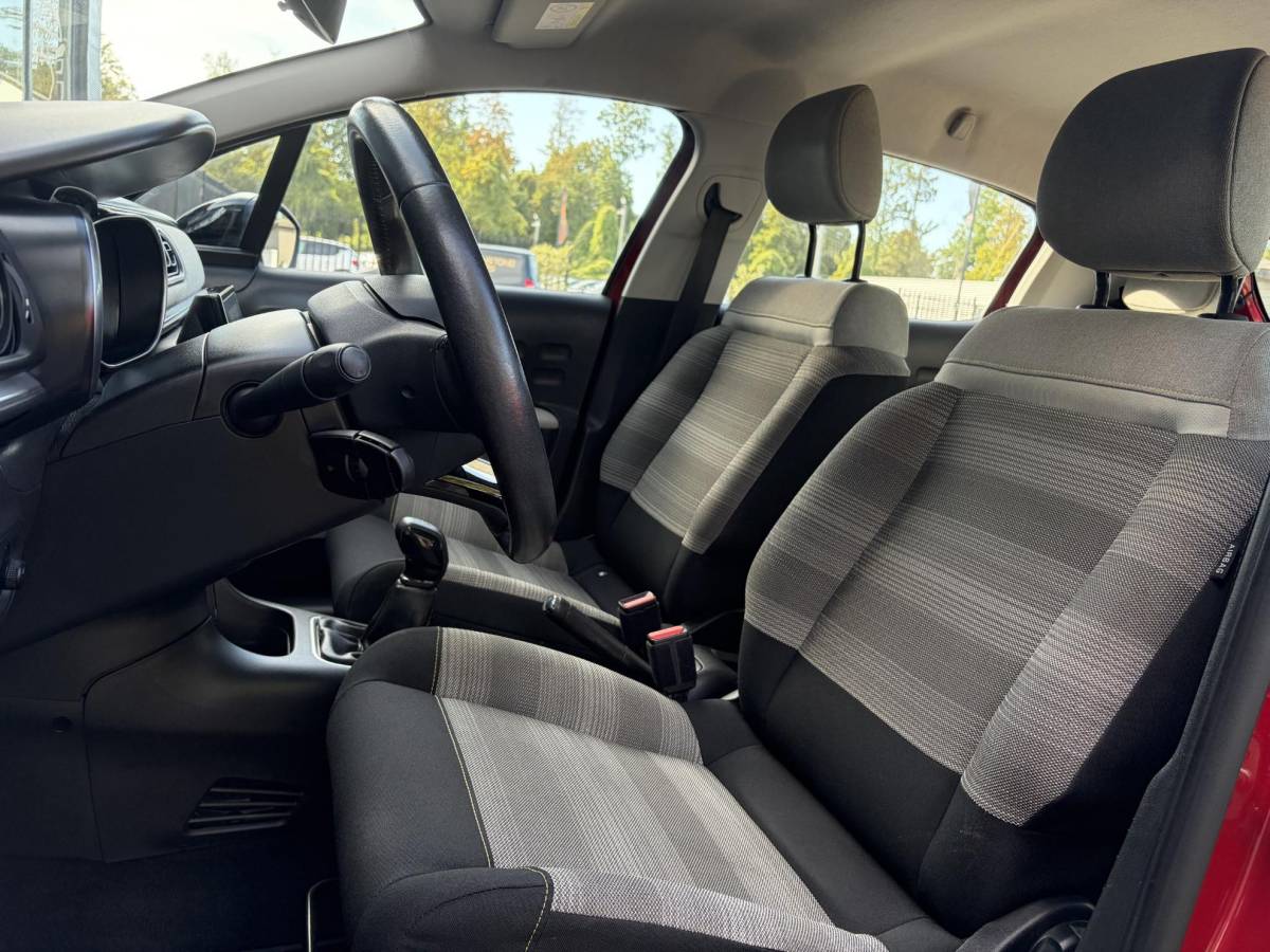 Citroën C3 Citroen C3 1.2 PureTech Feel ✓2e Eigenaar✓Navi✓Carplay✓Clima✓Cruise✓Lm velgen✓Rijstrooksensor✓Pdc✓N.A.P✓Apk tot 05-2027