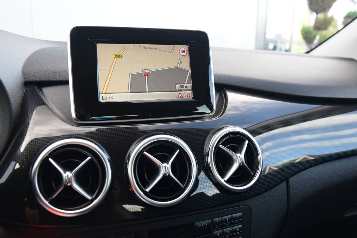 Mercedes-Benz B-Klasse Mercedes-Benz B-klasse 180 Ambition Automaat Bi-Xenon Navi Trekhaak/afneembaar 73dkm!