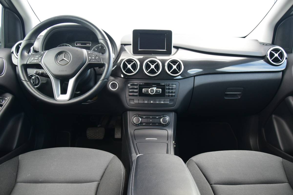 Mercedes-Benz B-Klasse Mercedes-Benz B-klasse 180 Ambition Automaat Bi-Xenon Navi Trekhaak/afneembaar 73dkm!