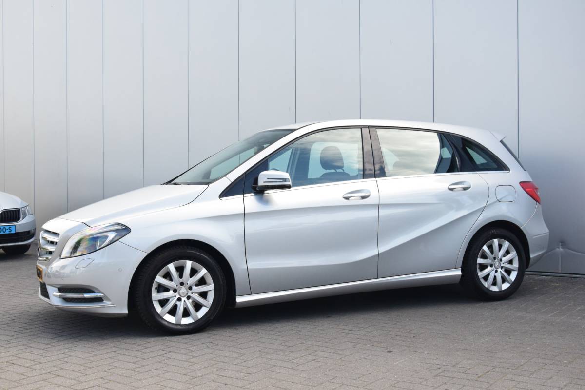 Mercedes-Benz B-Klasse Mercedes-Benz B-klasse 180 Ambition Automaat Bi-Xenon Navi Trekhaak/afneembaar 73dkm!