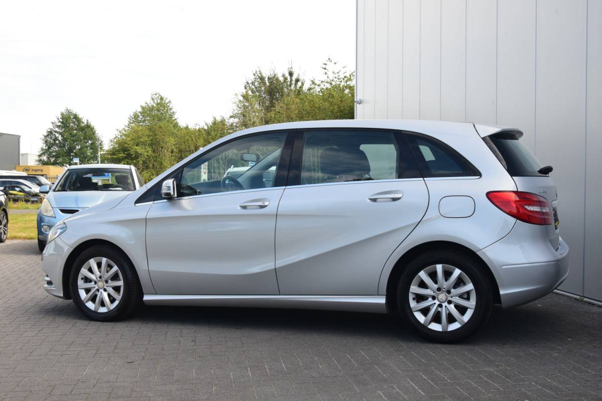 Mercedes-Benz B-Klasse Mercedes-Benz B-klasse 180 Ambition Automaat Bi-Xenon Navi Trekhaak/afneembaar 73dkm!