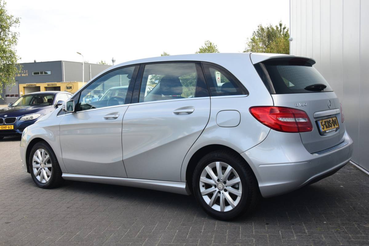Mercedes-Benz B-Klasse Mercedes-Benz B-klasse 180 Ambition Automaat Bi-Xenon Navi Trekhaak/afneembaar 73dkm!