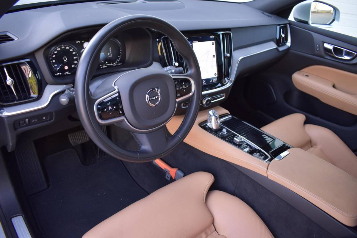 Volvo V60 Volvo V60 2.0 T8 Twin Engine AWD Inscription | Leder | Pano | Winterpakket |