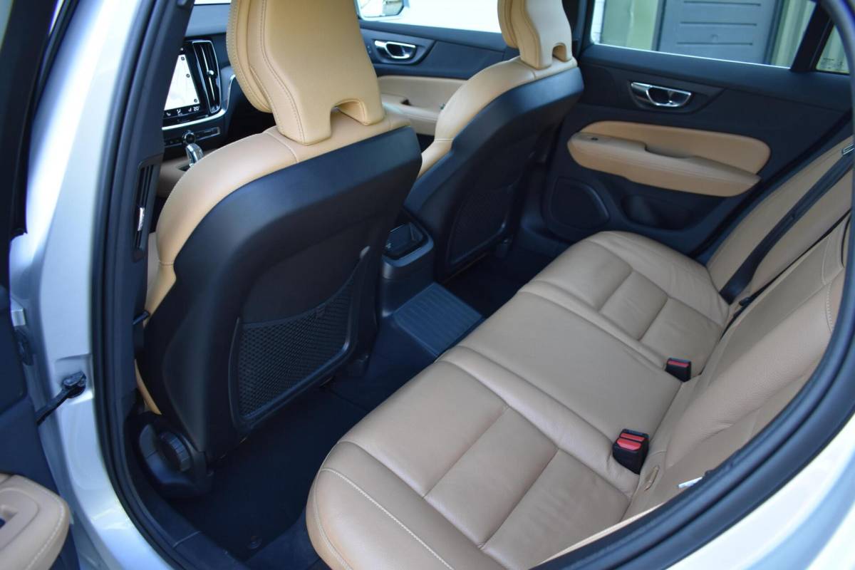 Volvo V60 Volvo V60 2.0 T8 Twin Engine AWD Inscription | Leder | Pano | Winterpakket |