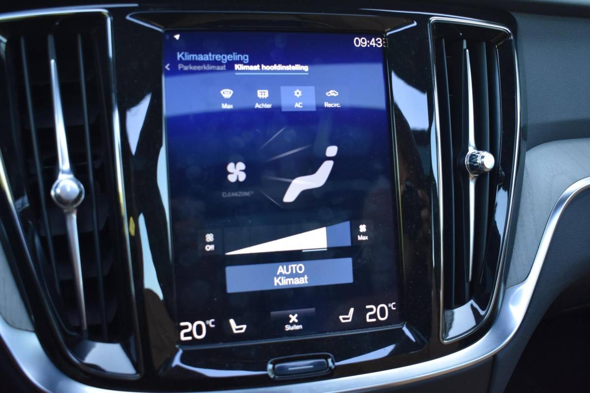 Volvo V60 Volvo V60 2.0 T8 Twin Engine AWD Inscription | Leder | Pano | Winterpakket |