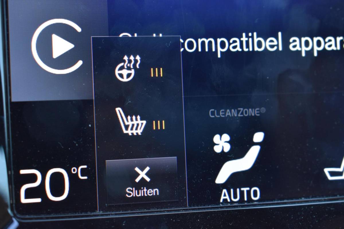 Volvo V60 Volvo V60 2.0 T8 Twin Engine AWD Inscription | Leder | Pano | Winterpakket |