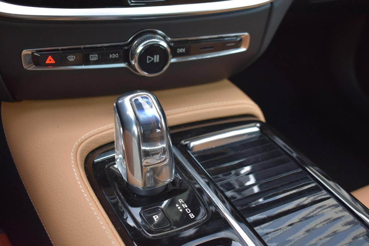 Volvo V60 Volvo V60 2.0 T8 Twin Engine AWD Inscription | Leder | Pano | Winterpakket |