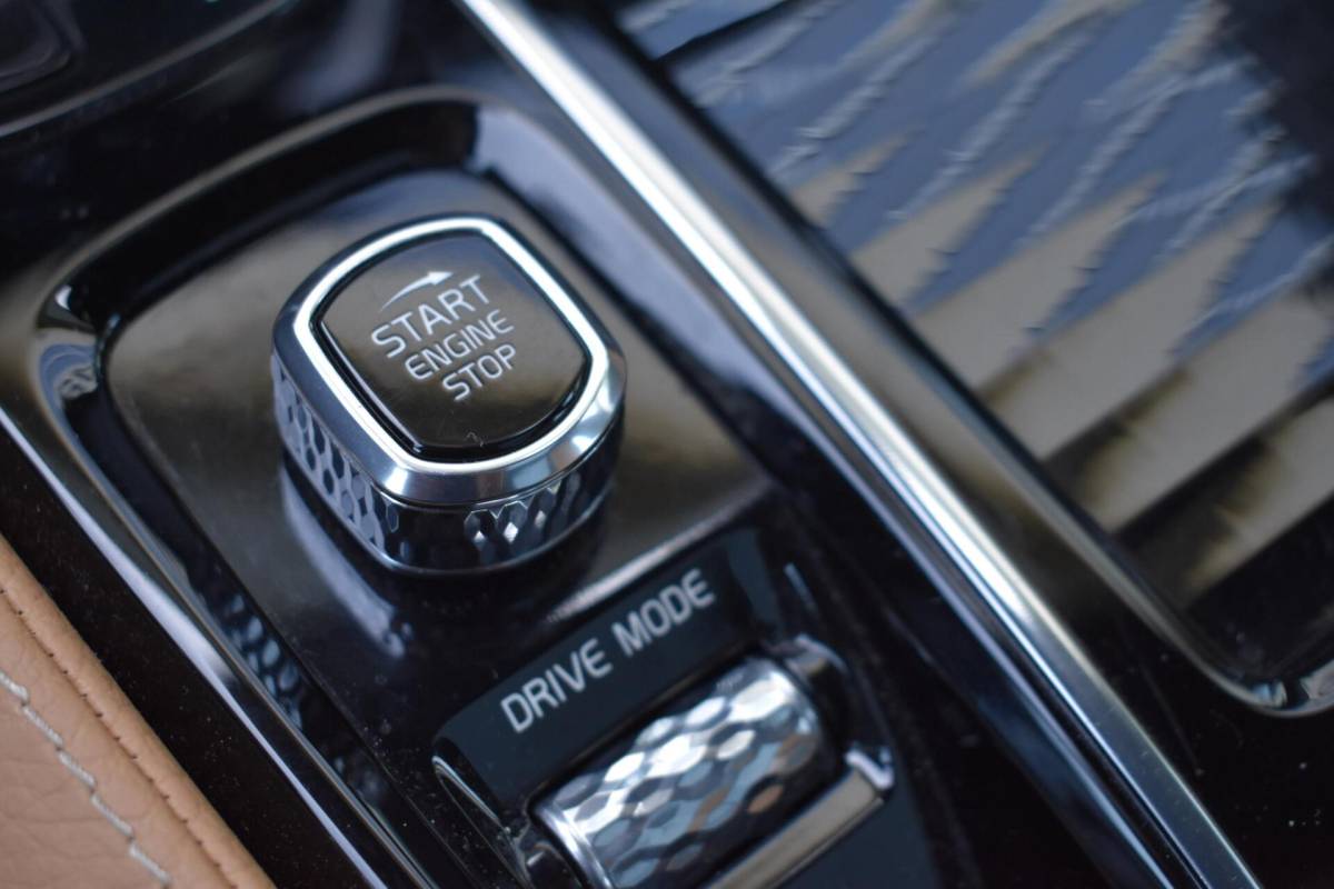 Volvo V60 Volvo V60 2.0 T8 Twin Engine AWD Inscription | Leder | Pano | Winterpakket |