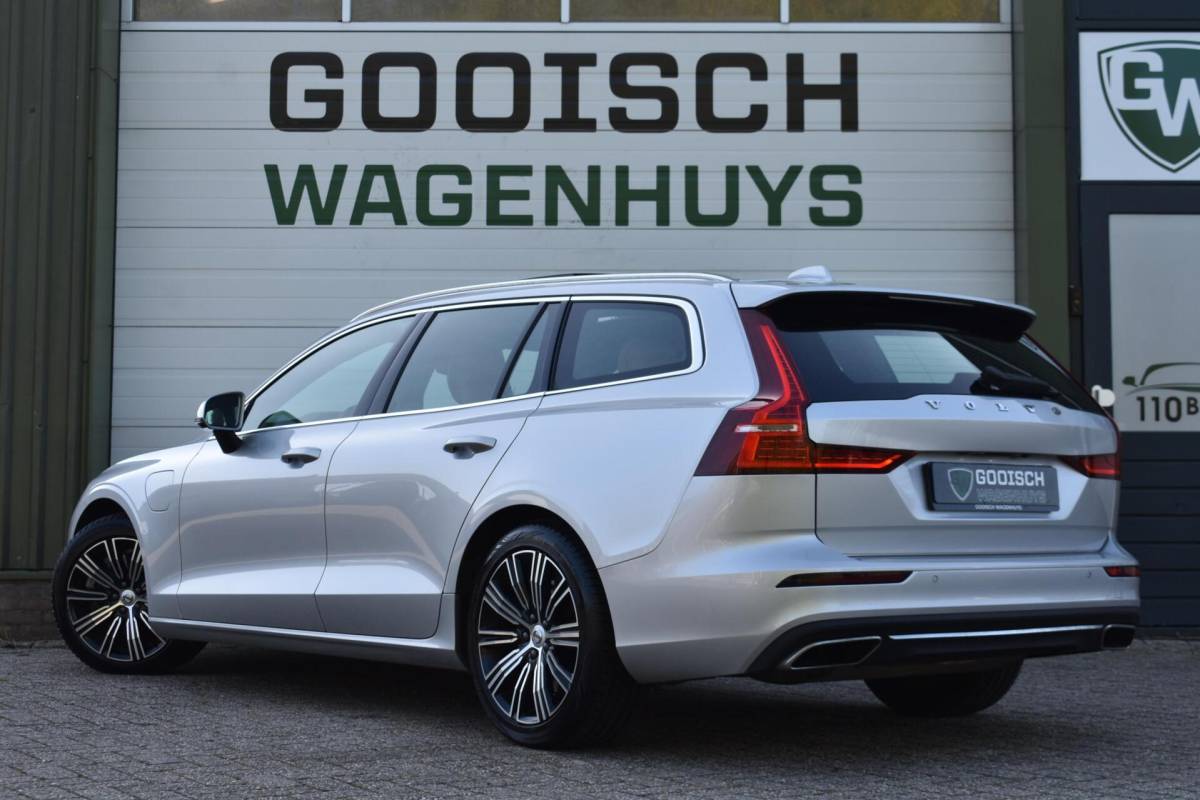 Volvo V60 Volvo V60 2.0 T8 Twin Engine AWD Inscription | Leder | Pano | Winterpakket |