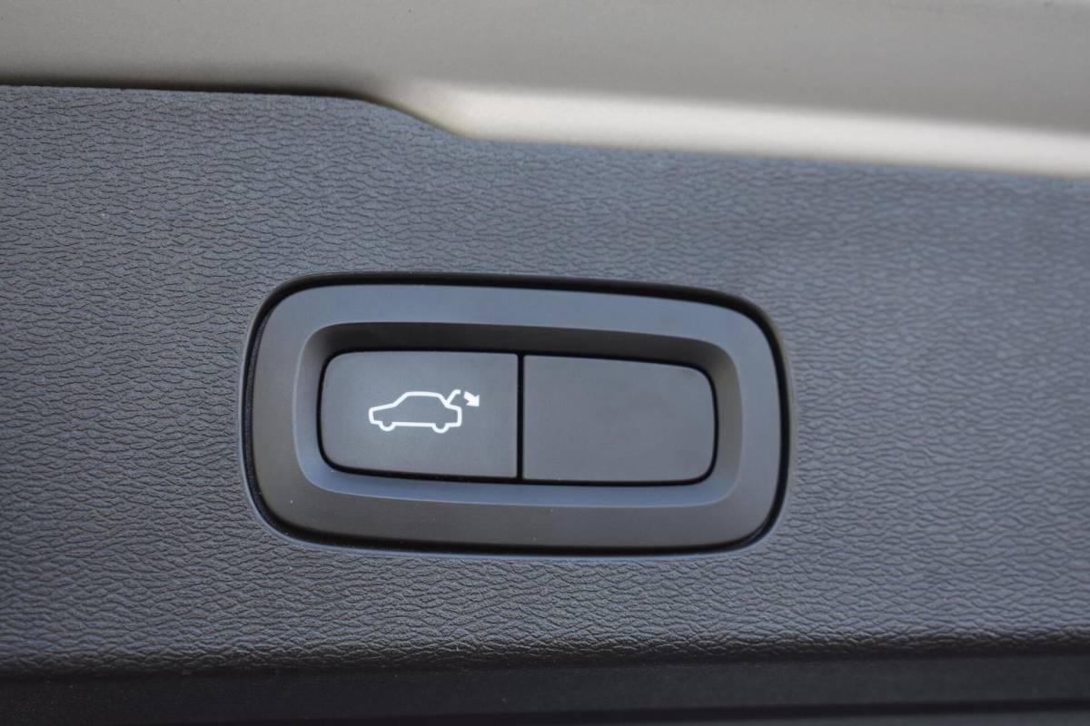 Volvo V60 Volvo V60 2.0 T8 Twin Engine AWD Inscription | Leder | Pano | Winterpakket |