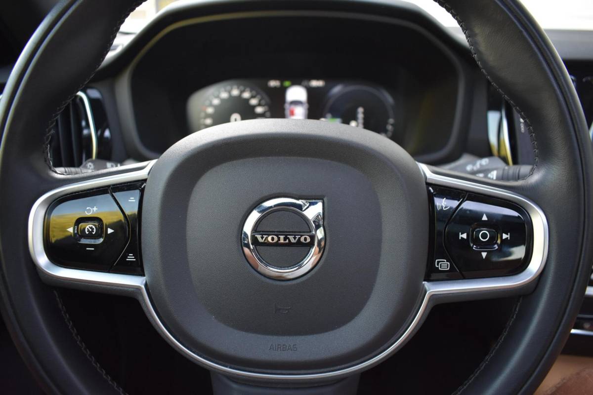 Volvo V60 Volvo V60 2.0 T8 Twin Engine AWD Inscription | Leder | Pano | Winterpakket |