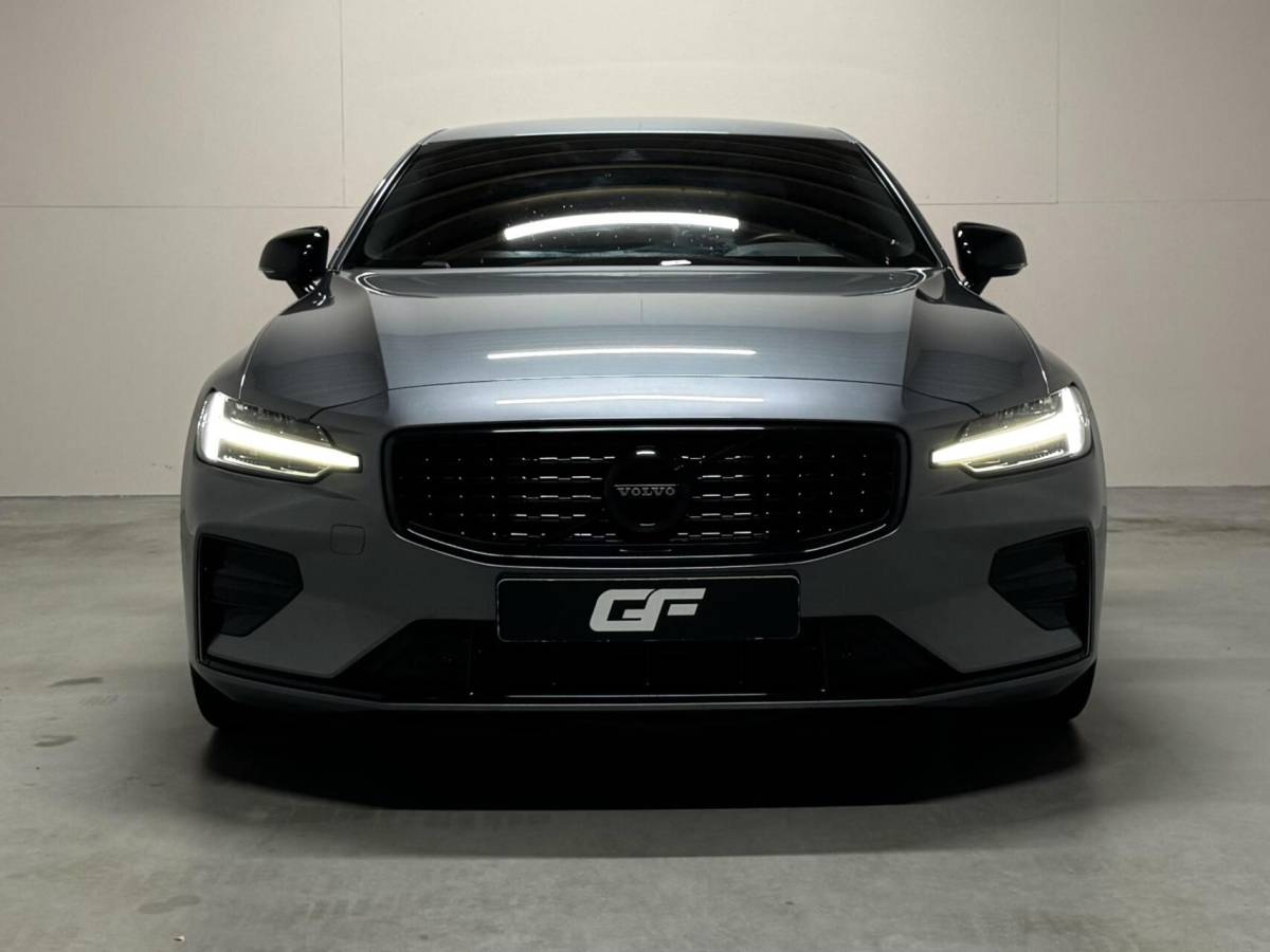 Volvo S60 Volvo S60 2.0 T4 R-Design Autopilot Camera CarPlay Trekh. NAP
