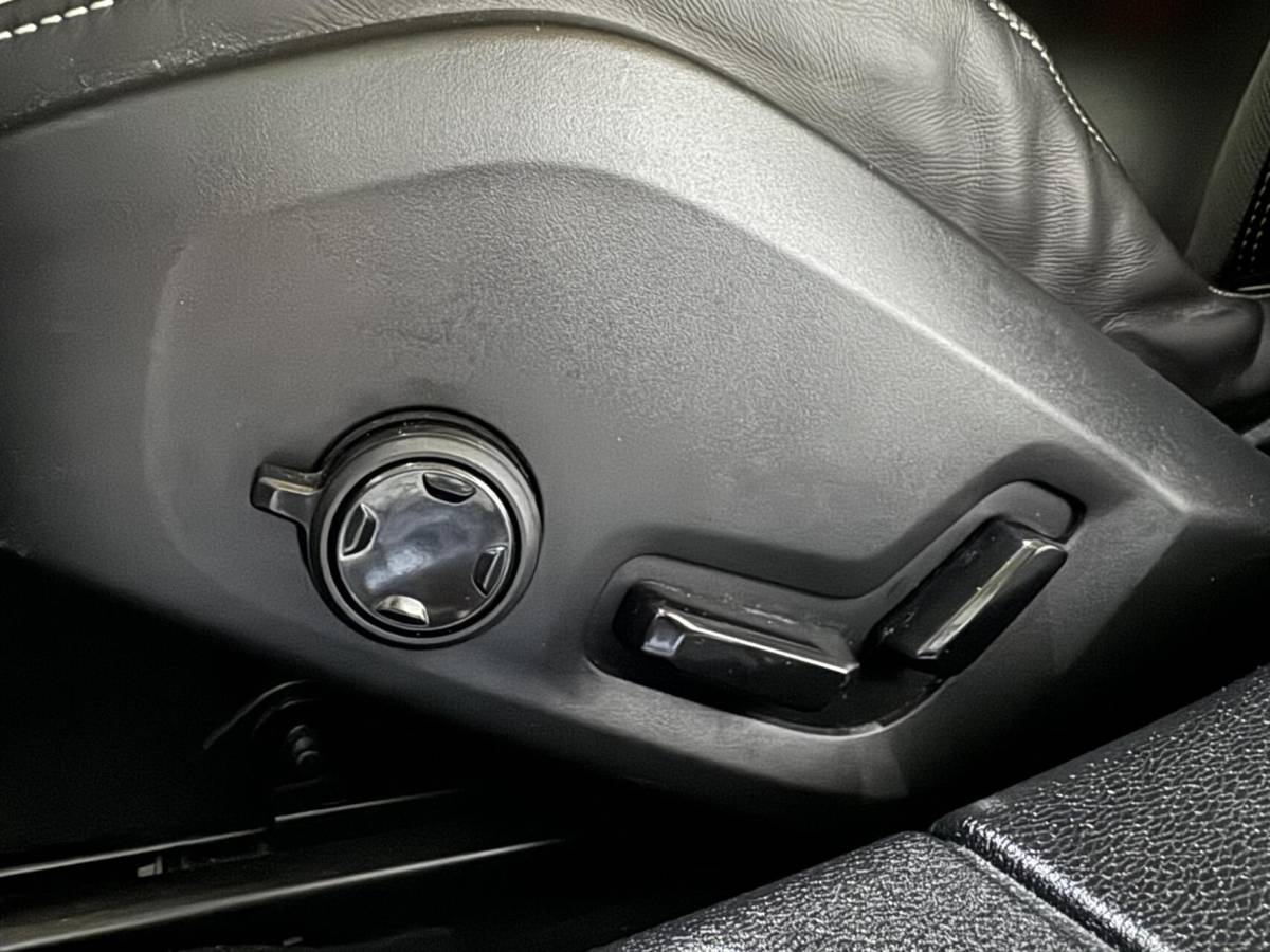 Volvo S60 Volvo S60 2.0 T4 R-Design Autopilot Camera CarPlay Trekh. NAP