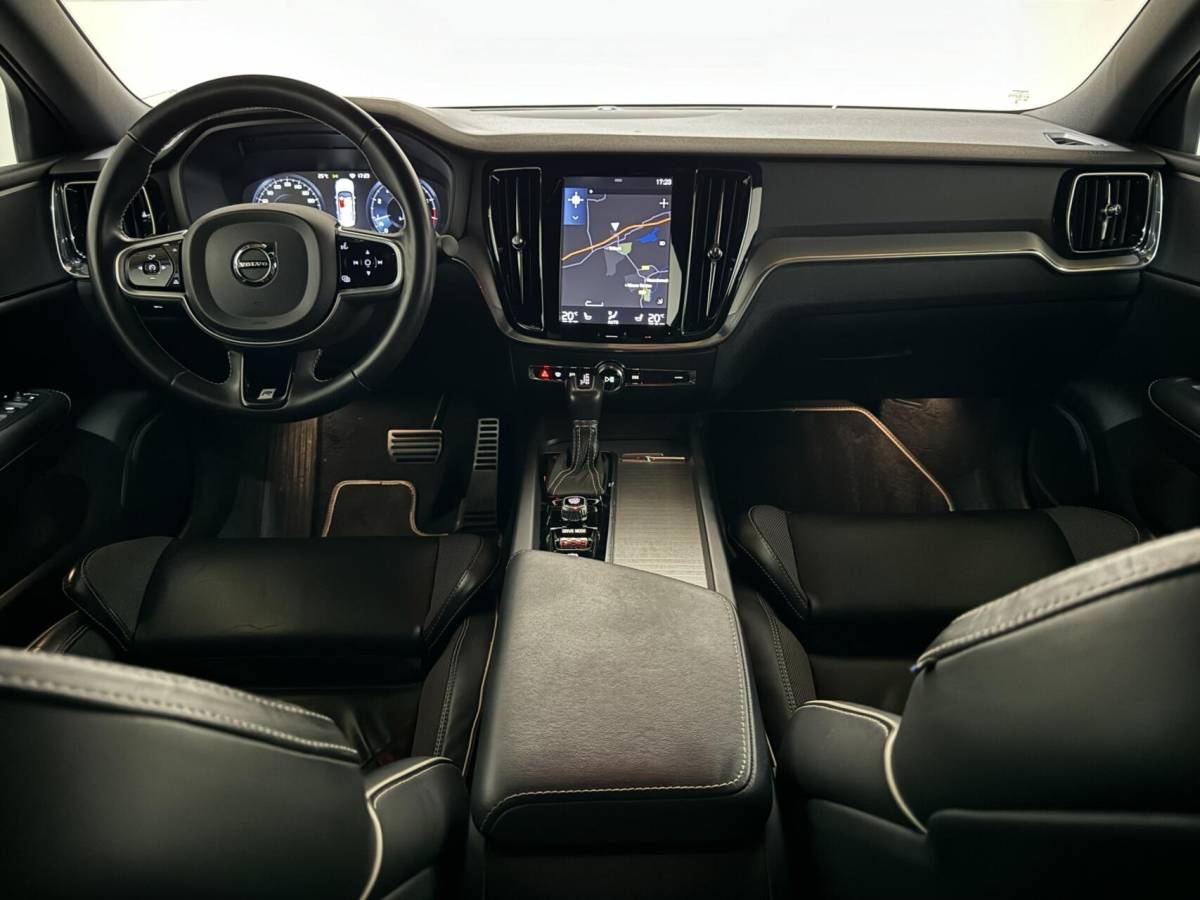 Volvo S60 Volvo S60 2.0 T4 R-Design Autopilot Camera CarPlay Trekh. NAP