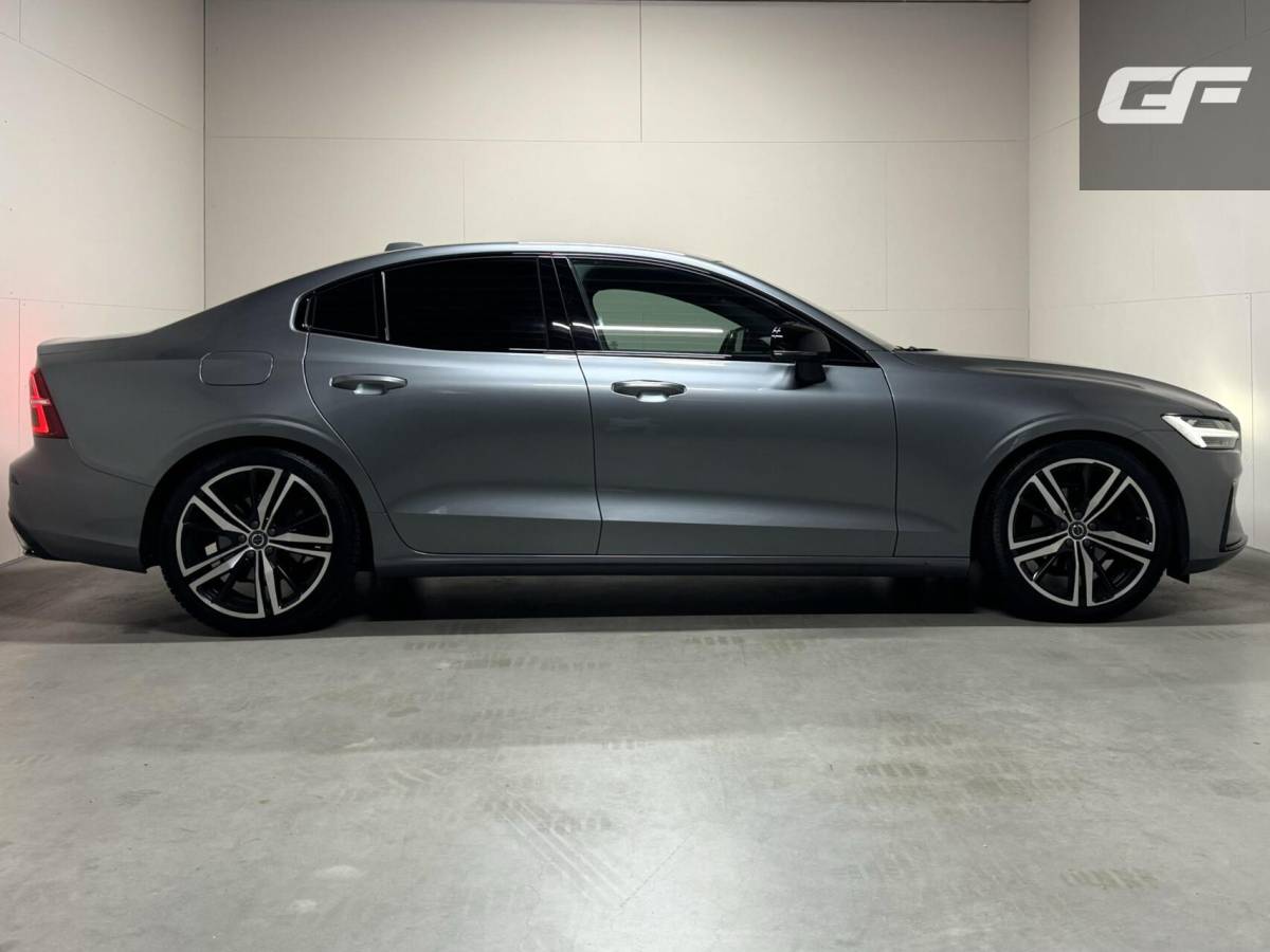 Volvo S60 Volvo S60 2.0 T4 R-Design Autopilot Camera CarPlay Trekh. NAP