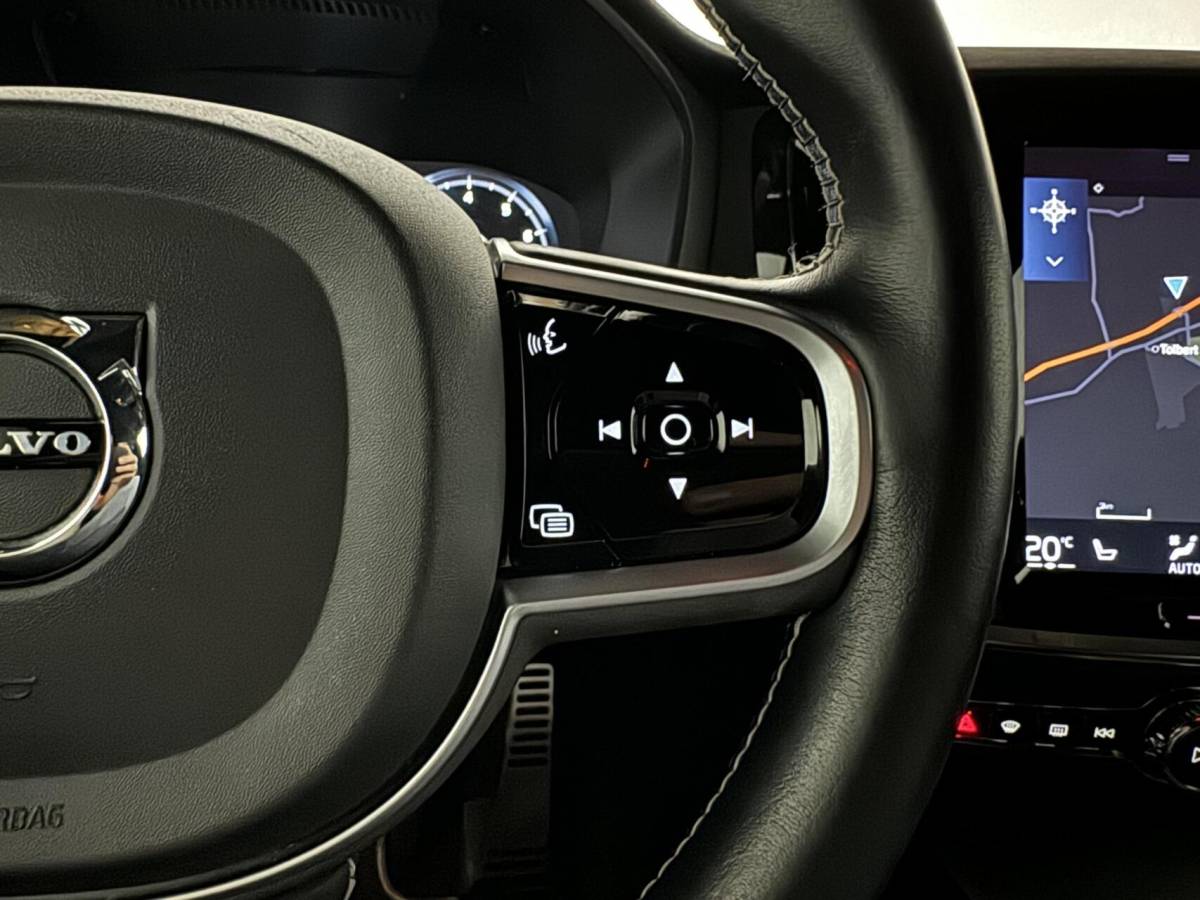 Volvo S60 Volvo S60 2.0 T4 R-Design Autopilot Camera CarPlay Trekh. NAP