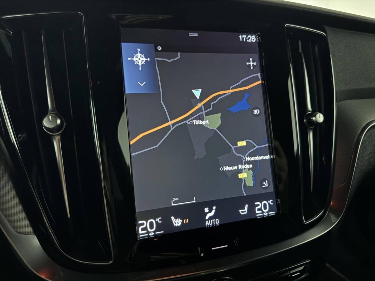 Volvo S60 Volvo S60 2.0 T4 R-Design Autopilot Camera CarPlay Trekh. NAP