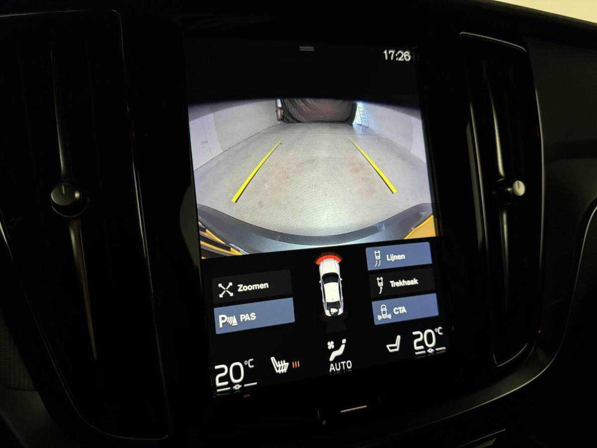 Volvo S60 Volvo S60 2.0 T4 R-Design Autopilot Camera CarPlay Trekh. NAP