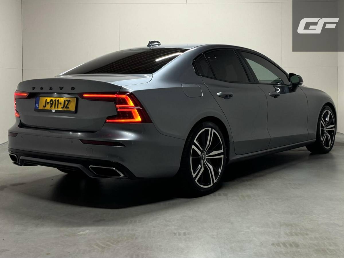 Volvo S60 Volvo S60 2.0 T4 R-Design Autopilot Camera CarPlay Trekh. NAP