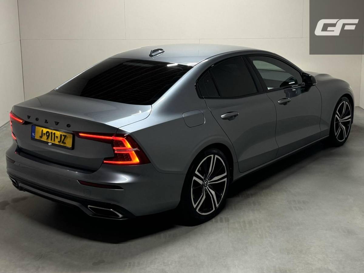 Volvo S60 Volvo S60 2.0 T4 R-Design Autopilot Camera CarPlay Trekh. NAP