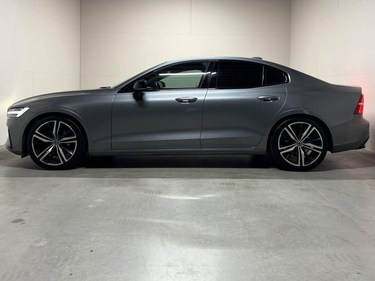 Volvo S60 Volvo S60 2.0 T4 R-Design Autopilot Camera CarPlay Trekh. NAP