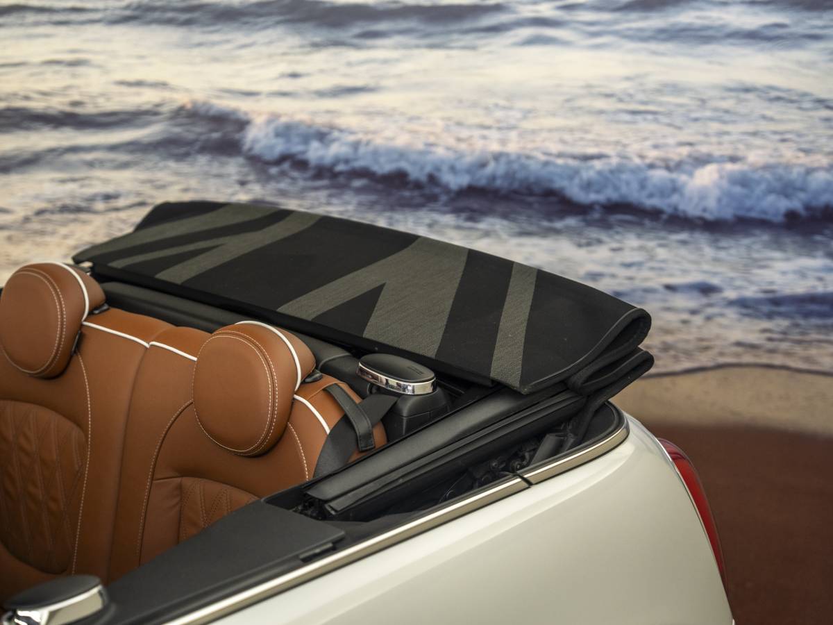 MINI Cooper Cabrio Mini Cabrio 1.5 Cooper, 1ste eigenaar, NAP, Volledig Leer, Harman cardon