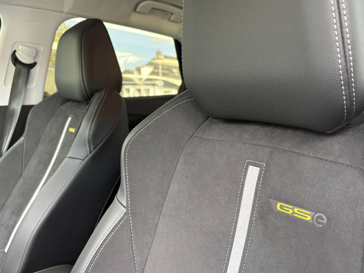 Opel Grandland Opel Grandland 1.6 Turbo Plug-In Hybrid 4×4 GSe | AGR Comfortstoelen | 360gr camera | Elektr. Achterklep | Winterpakket | LED koplampen