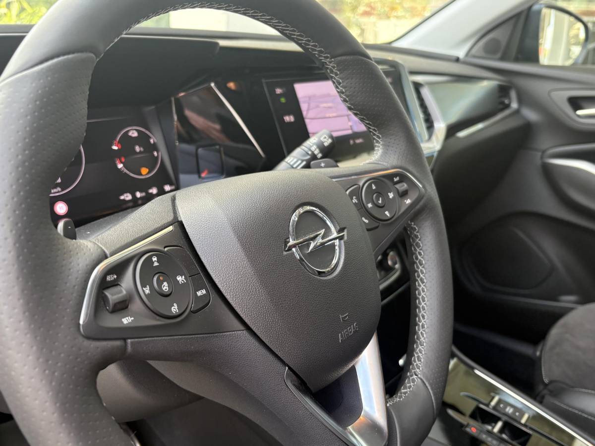 Opel Grandland Opel Grandland 1.6 Turbo Plug-In Hybrid 4×4 GSe | AGR Comfortstoelen | 360gr camera | Elektr. Achterklep | Winterpakket | LED koplampen