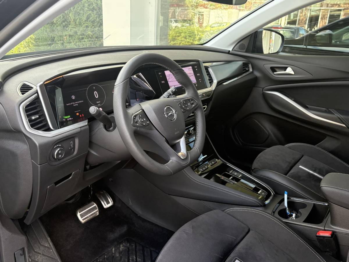 Opel Grandland Opel Grandland 1.6 Turbo Plug-In Hybrid 4×4 GSe | AGR Comfortstoelen | 360gr camera | Elektr. Achterklep | Winterpakket | LED koplampen