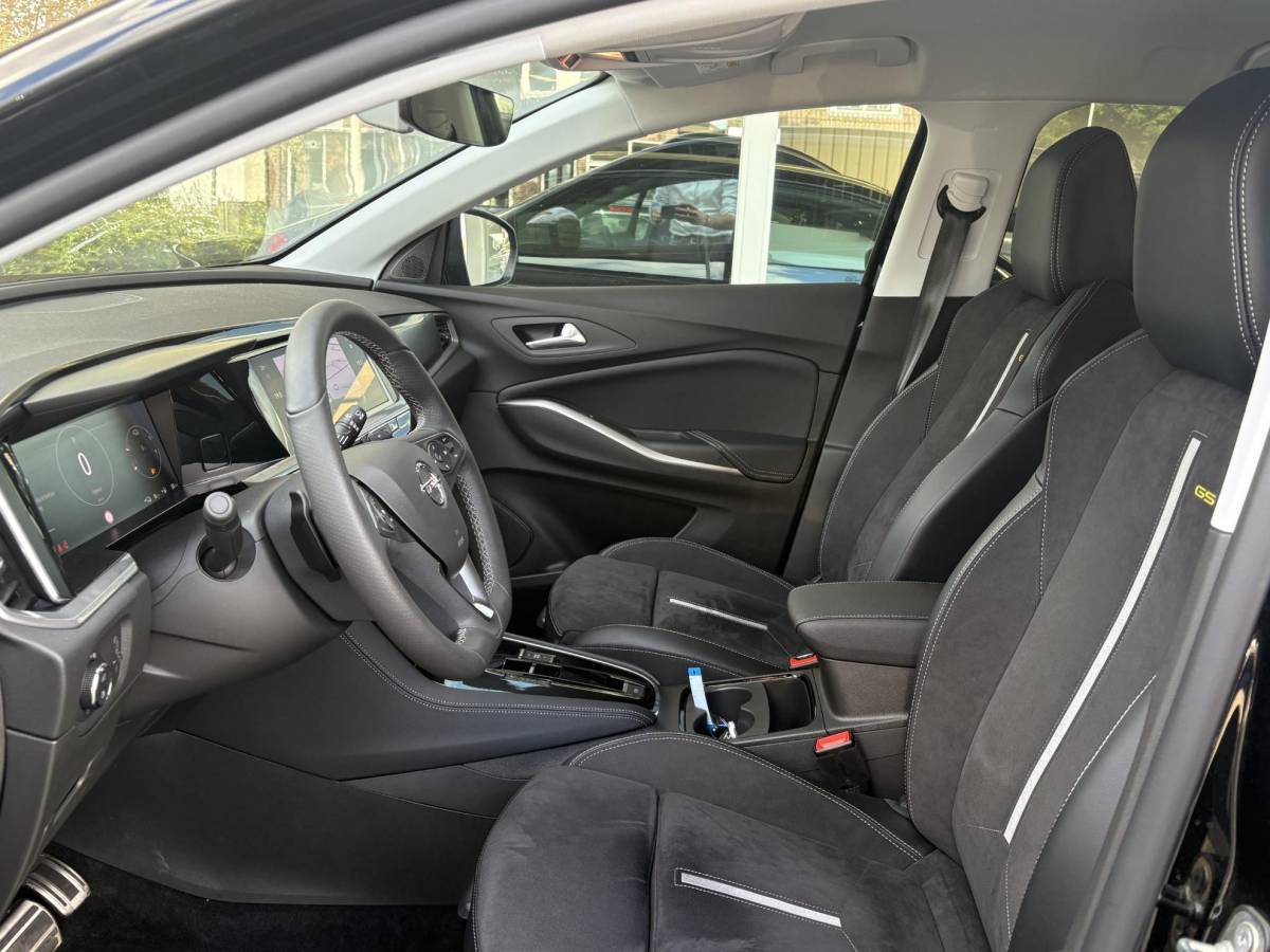 Opel Grandland Opel Grandland 1.6 Turbo Plug-In Hybrid 4×4 GSe | AGR Comfortstoelen | 360gr camera | Elektr. Achterklep | Winterpakket | LED koplampen