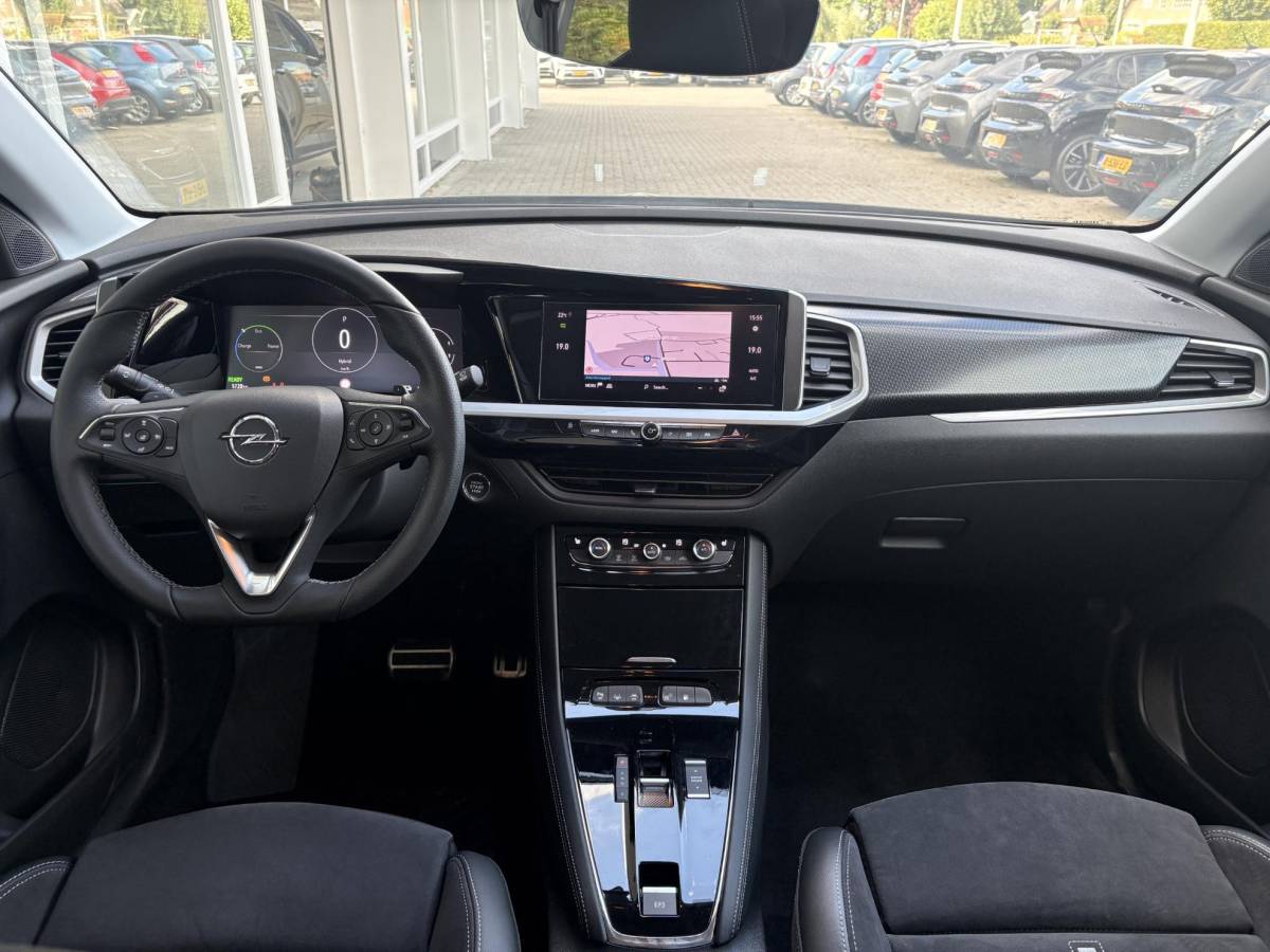 Opel Grandland Opel Grandland 1.6 Turbo Plug-In Hybrid 4×4 GSe | AGR Comfortstoelen | 360gr camera | Elektr. Achterklep | Winterpakket | LED koplampen
