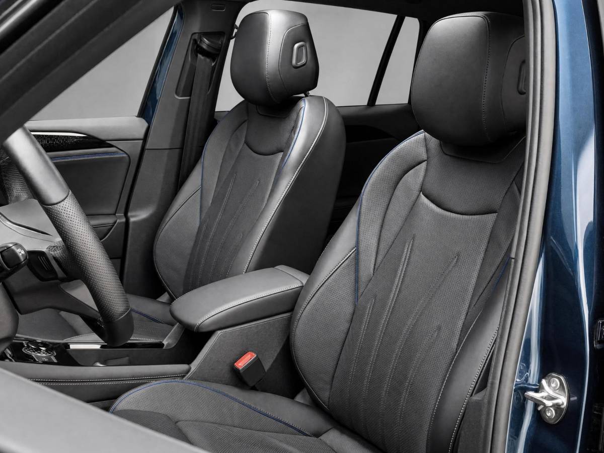 Volkswagen Tiguan Volkswagen Tiguan 1.5 eHybrid 272pk DSG R-Line Edition  · Panoramadak · Inklap. Trekhaak · 360 Camera · Leder Varenna · Elek. Stoelen + Massage · Head-Up Display · Harman Kardon · Garantie t/m 19-05-2030 of 100.000km