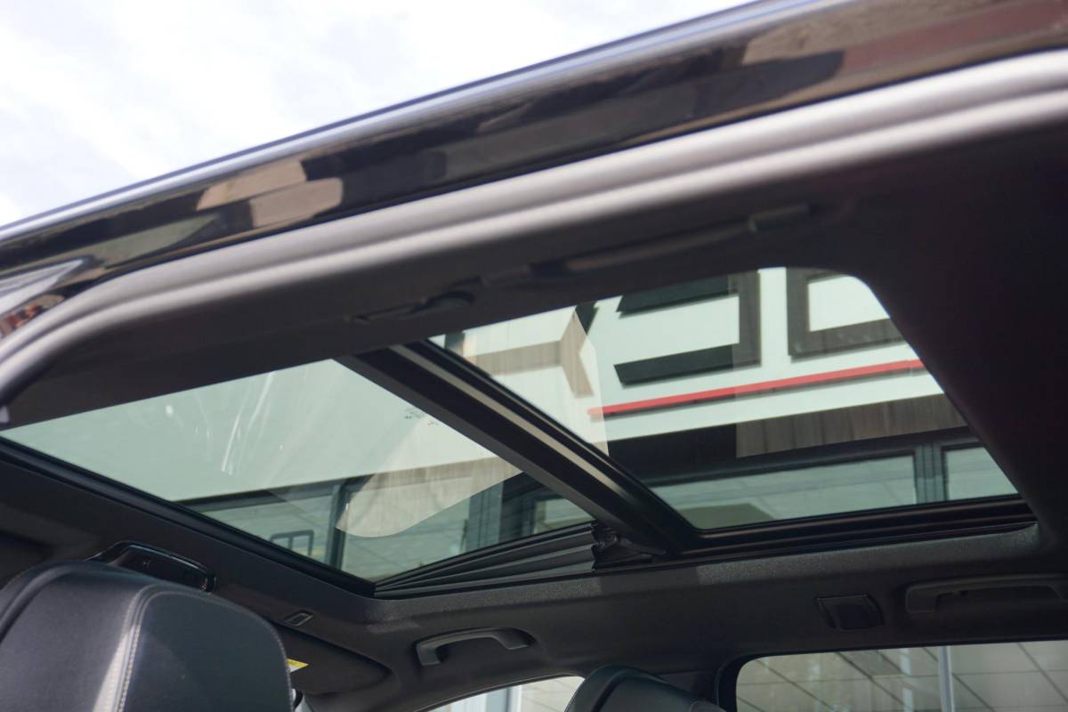 BMW 5 Serie BMW 5-serie Touring 530i High Executive | M-Sport | 4WS | PANO |