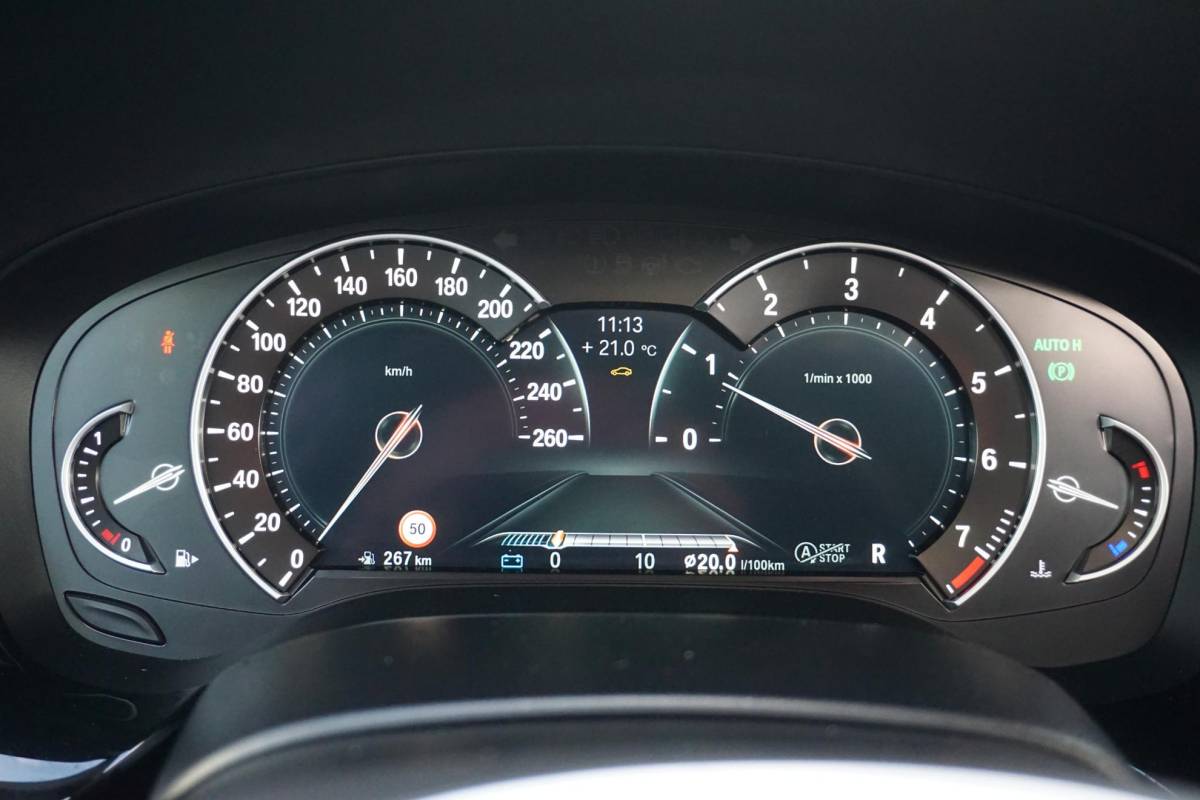 BMW 5 Serie BMW 5-serie Touring 530i High Executive | M-Sport | 4WS | PANO |