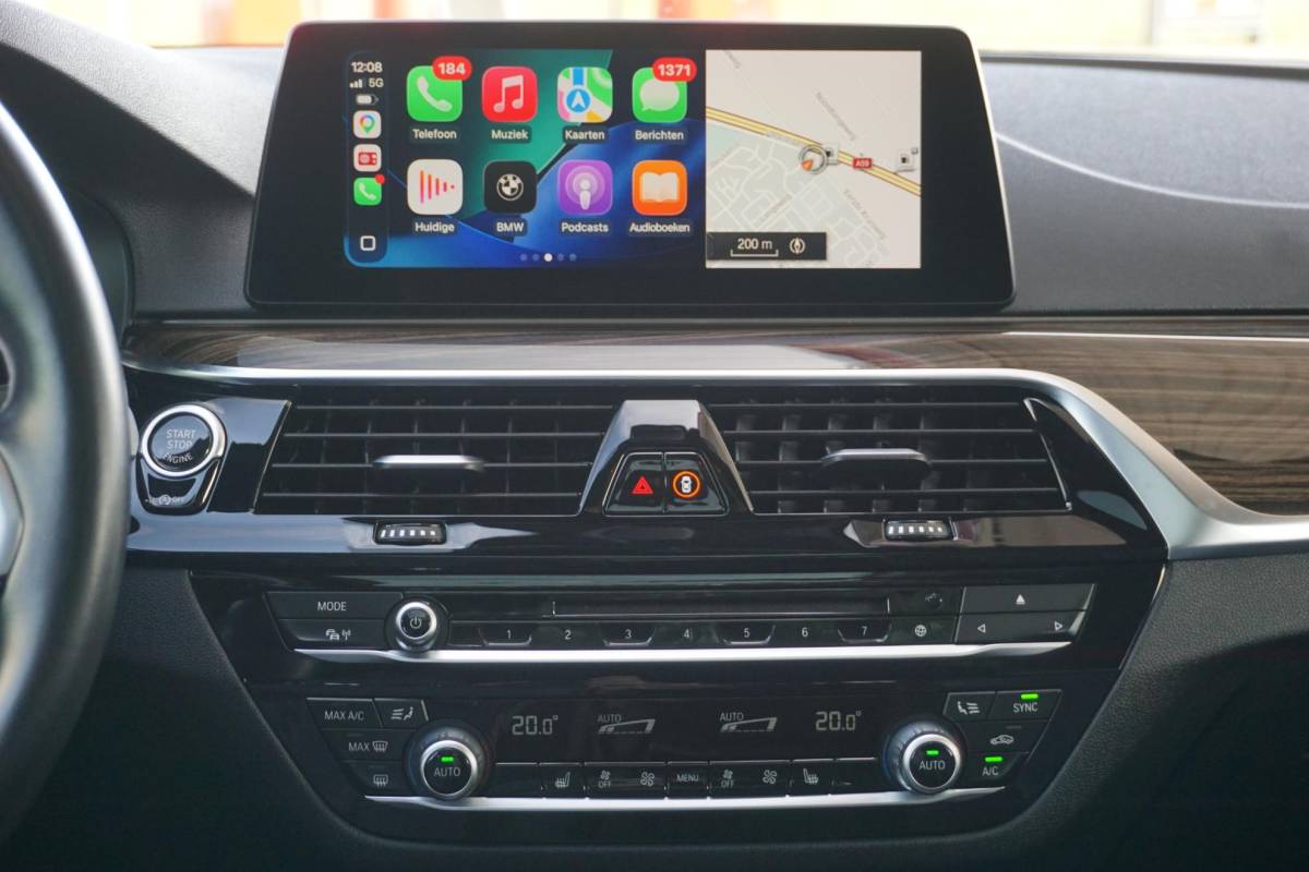 BMW 5 Serie BMW 5-serie Touring 530i High Executive | M-Sport | 4WS | PANO |