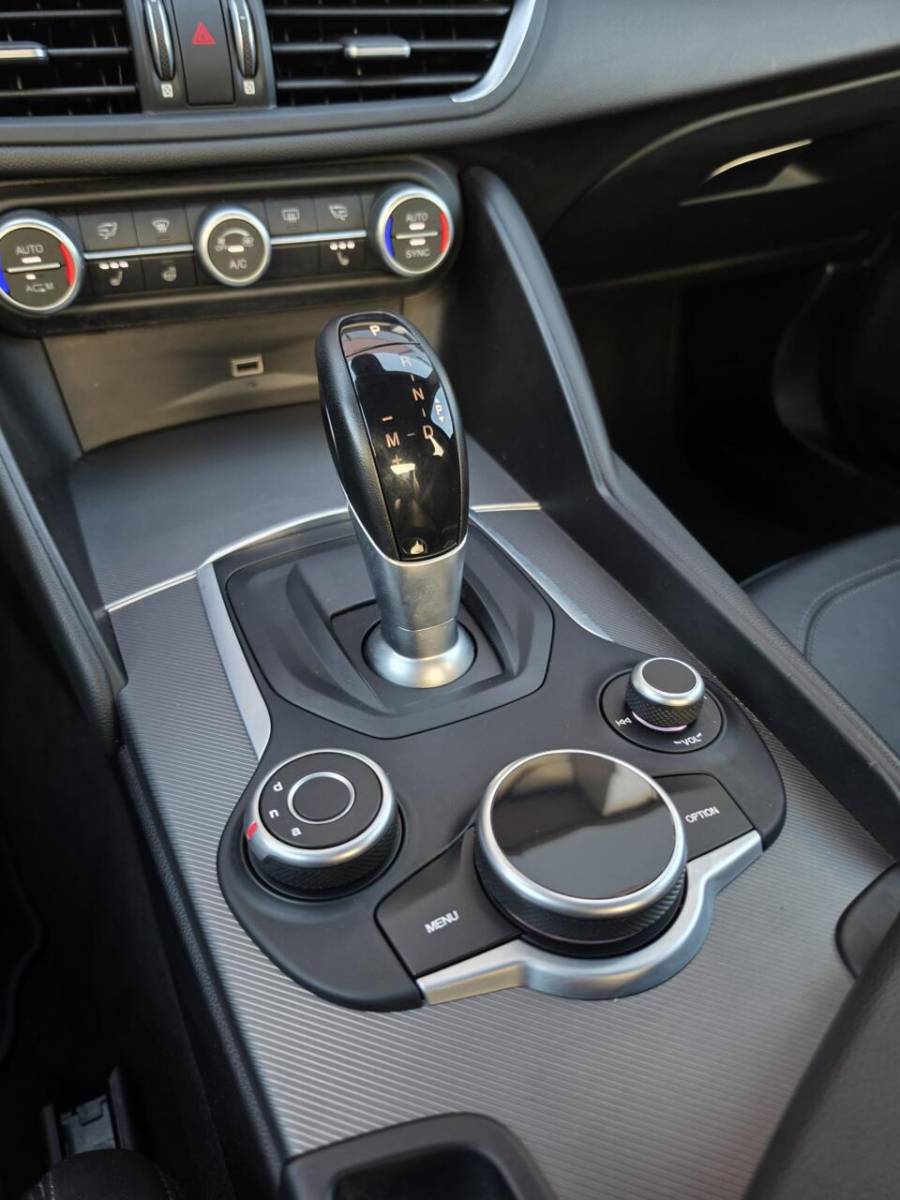 Alfa Romeo Giulia Alfa Romeo Giulia 2.0T Super ACC/Leder/Carplay/Dode/Keyless/Camara/DAB/
