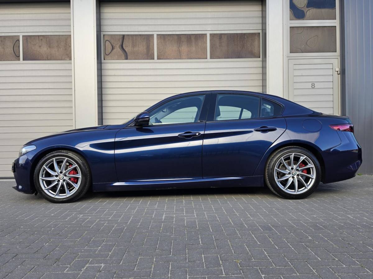 Alfa Romeo Giulia Alfa Romeo Giulia 2.0T Super ACC/Leder/Carplay/Dode/Keyless/Camara/DAB/