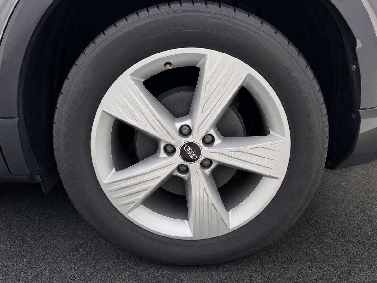 Audi Q4 Sportback e-tron Audi Q4 Sportback e-tron 40 204pk Edition 77 kWh · SOH 95,8% · Camera · Apple/Android Car Play · Cruise Control Adaptief · P-Sensoren · Elek. Achterklep · 19” Inch ·