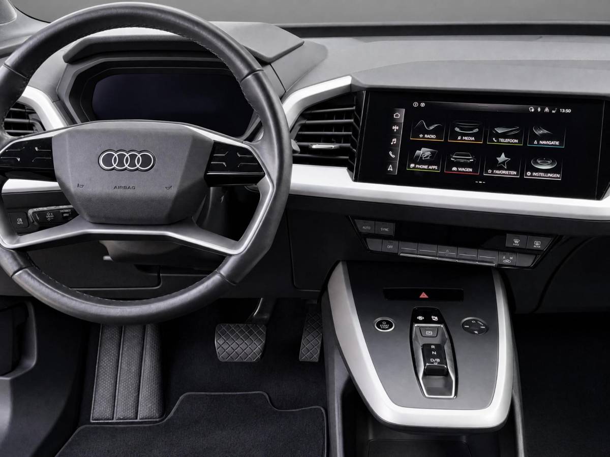Audi Q4 Sportback e-tron Audi Q4 Sportback e-tron 40 204pk Edition 77 kWh · SOH 95,8% · Camera · Apple/Android Car Play · Cruise Control Adaptief · P-Sensoren · Elek. Achterklep · 19” Inch ·