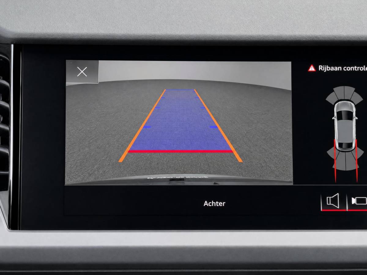 Audi Q4 Sportback e-tron Audi Q4 Sportback e-tron 40 204pk Edition 77 kWh · SOH 95,8% · Camera · Apple/Android Car Play · Cruise Control Adaptief · P-Sensoren · Elek. Achterklep · 19” Inch ·