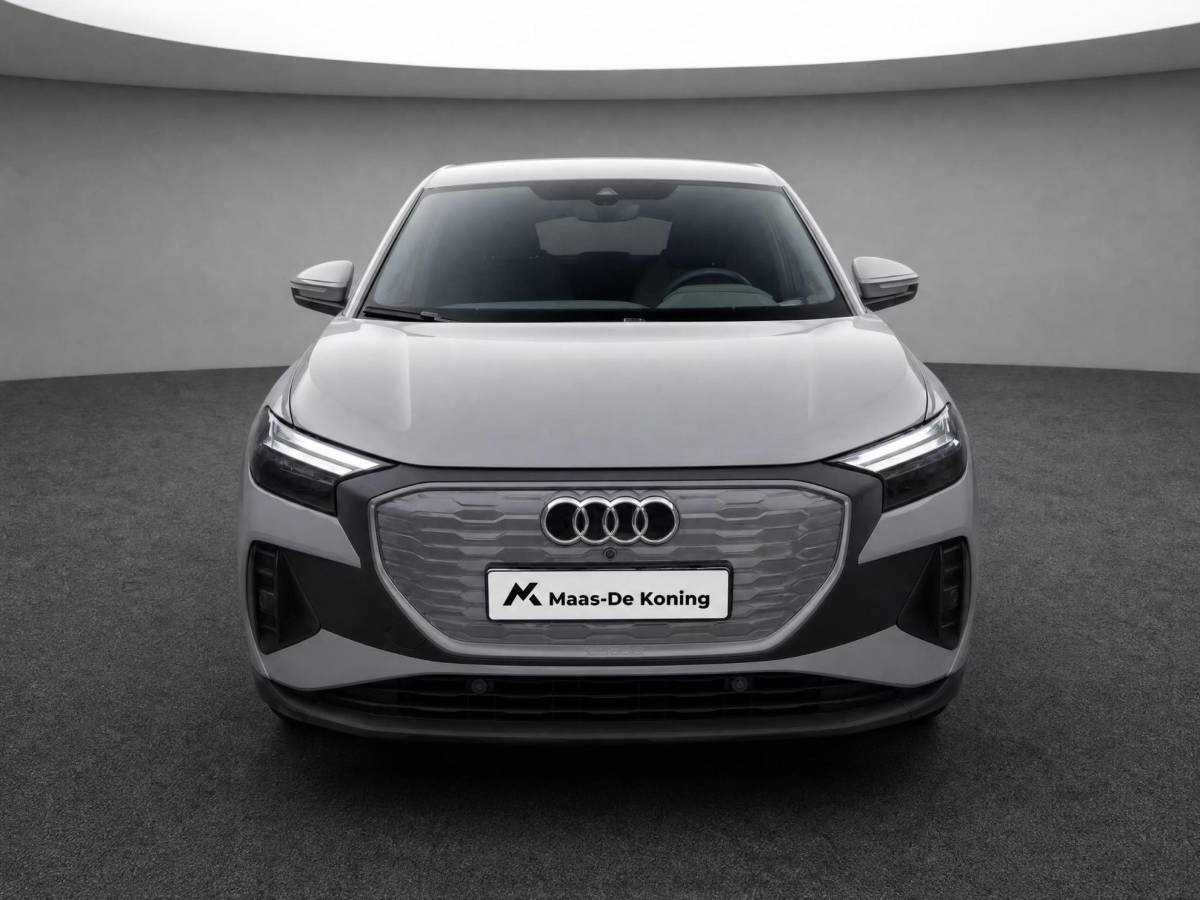 Audi Q4 Sportback e-tron Audi Q4 Sportback e-tron 40 204pk Edition 77 kWh · SOH 95,8% · Camera · Apple/Android Car Play · Cruise Control Adaptief · P-Sensoren · Elek. Achterklep · 19” Inch ·