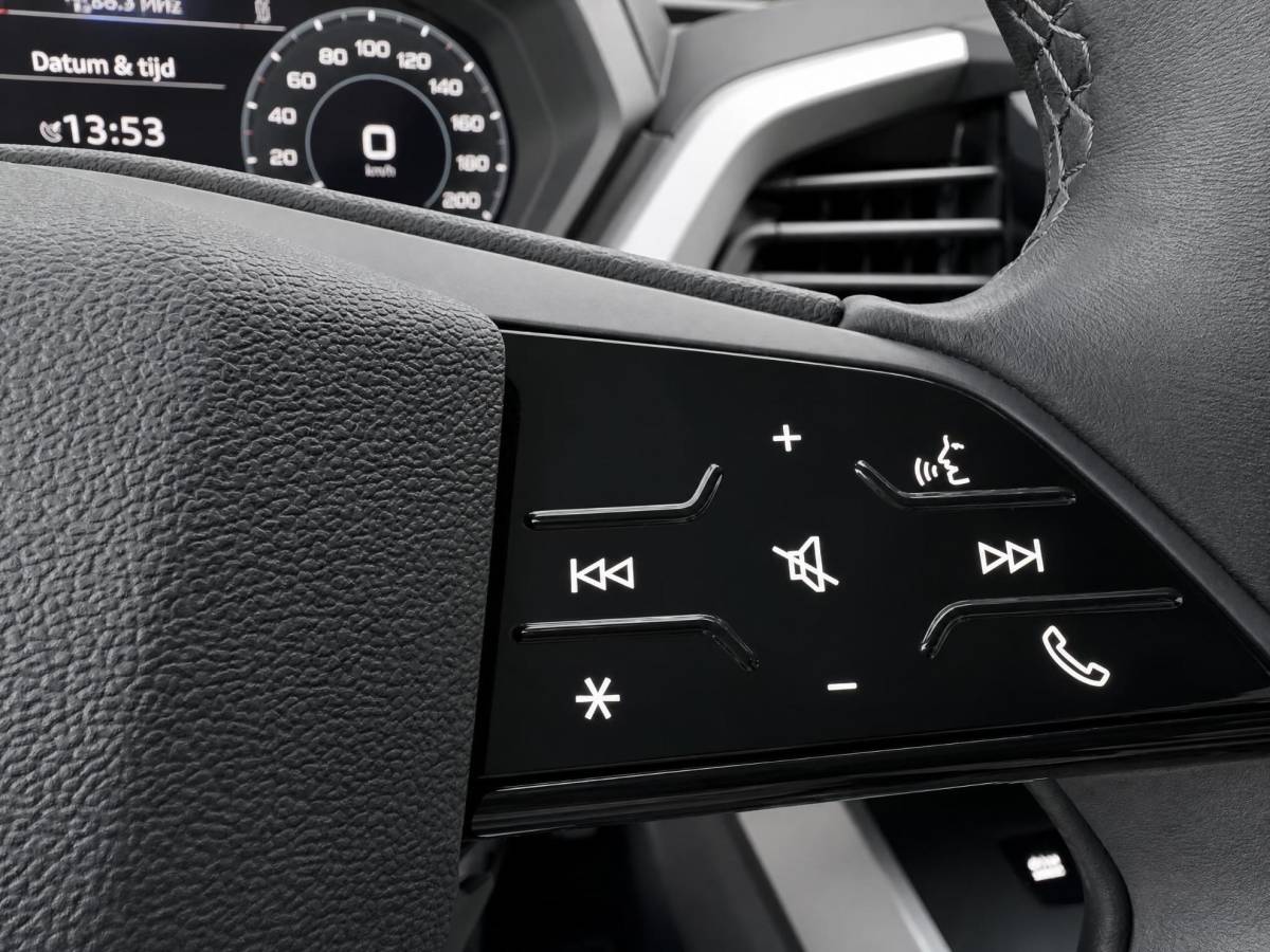 Audi Q4 Sportback e-tron Audi Q4 Sportback e-tron 40 204pk Edition 77 kWh · SOH 95,8% · Camera · Apple/Android Car Play · Cruise Control Adaptief · P-Sensoren · Elek. Achterklep · 19” Inch ·